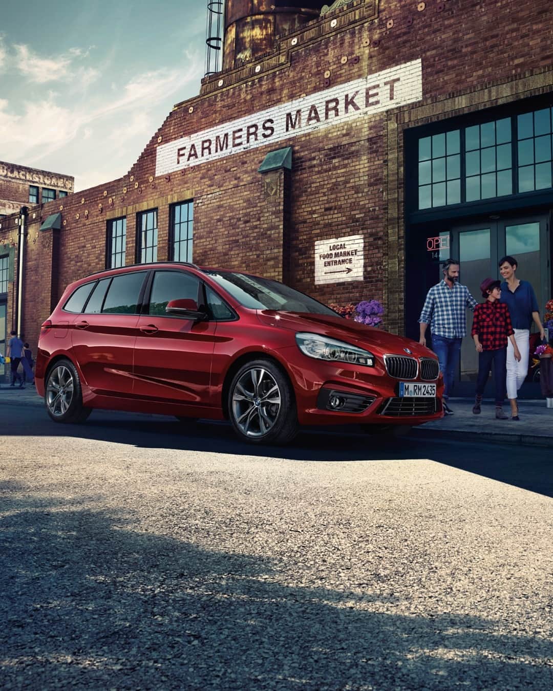 BMWのインスタグラム：「Family Time. The BMW 2 Series Gran Tourer.  #THE2 #BMW #2Series」
