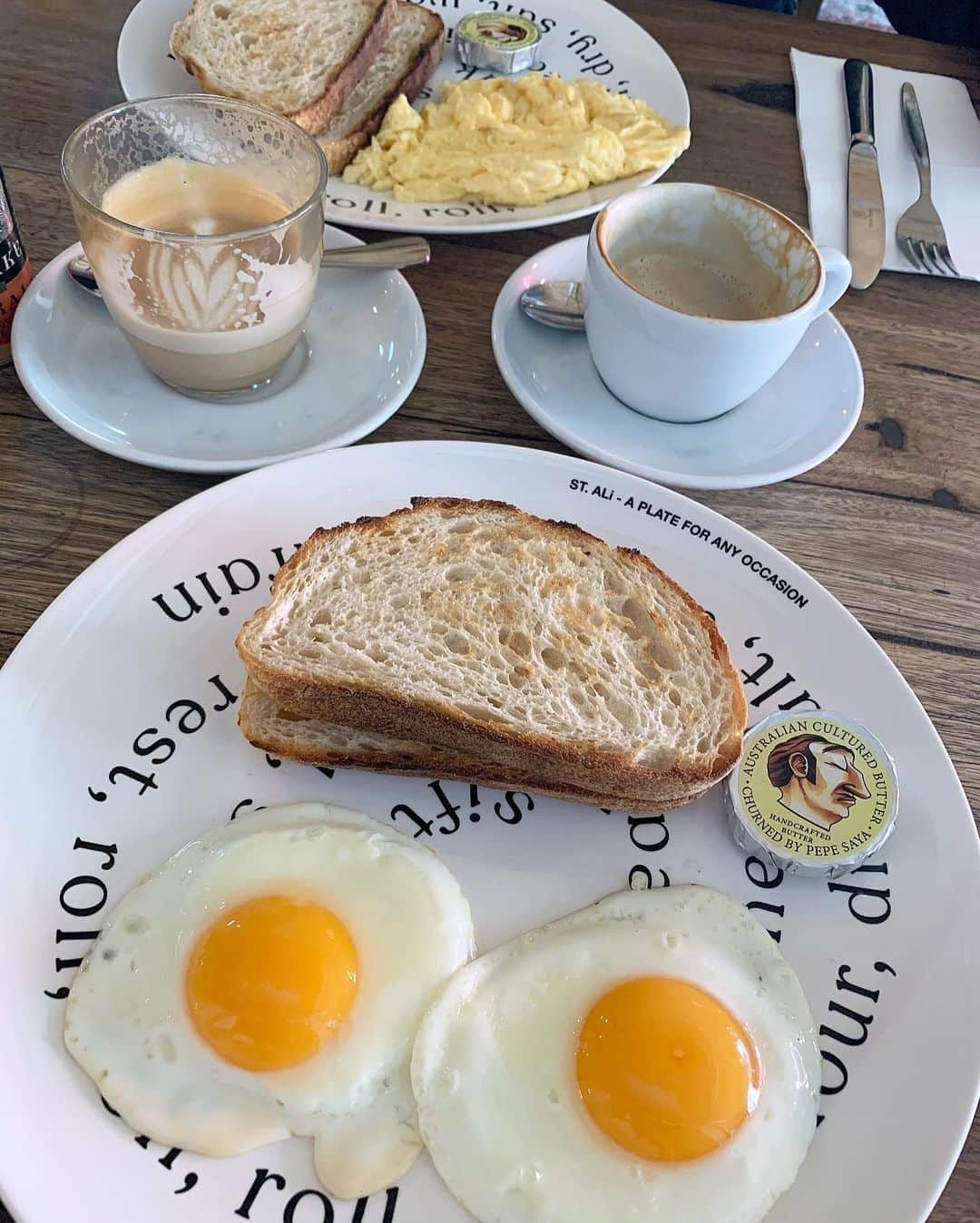 武田紗季さんのインスタグラム写真 - (武田紗季Instagram)「メルボルン行った時の朝食❤️🍳 #brekkie #melbourne #メルボルン」1月16日 6時28分 - __sakii.___