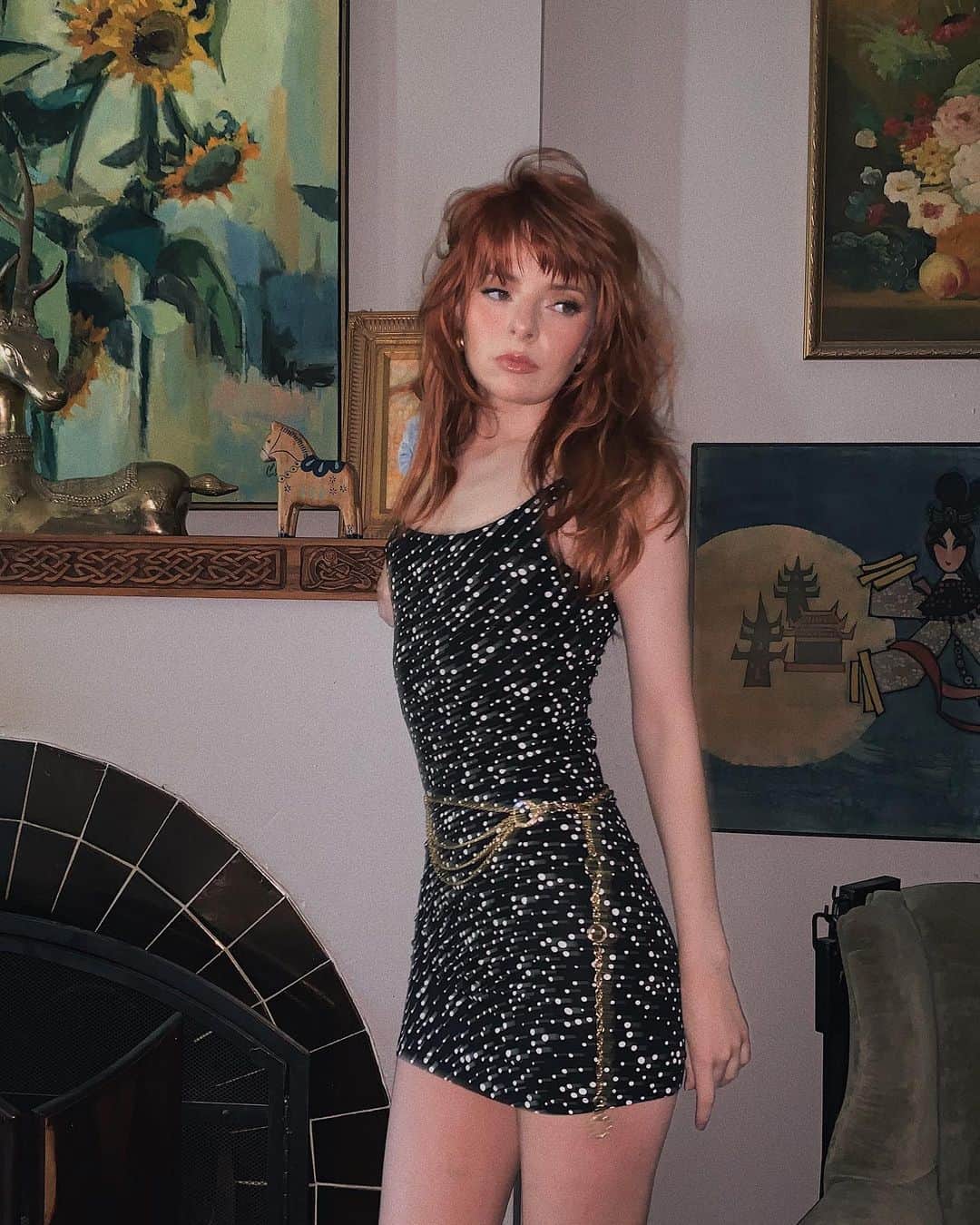 ジェーン・アルドリッジのインスタグラム：「🎲🎲🎲 entering weekend mood in 90s Dolce found on eBay 💽」