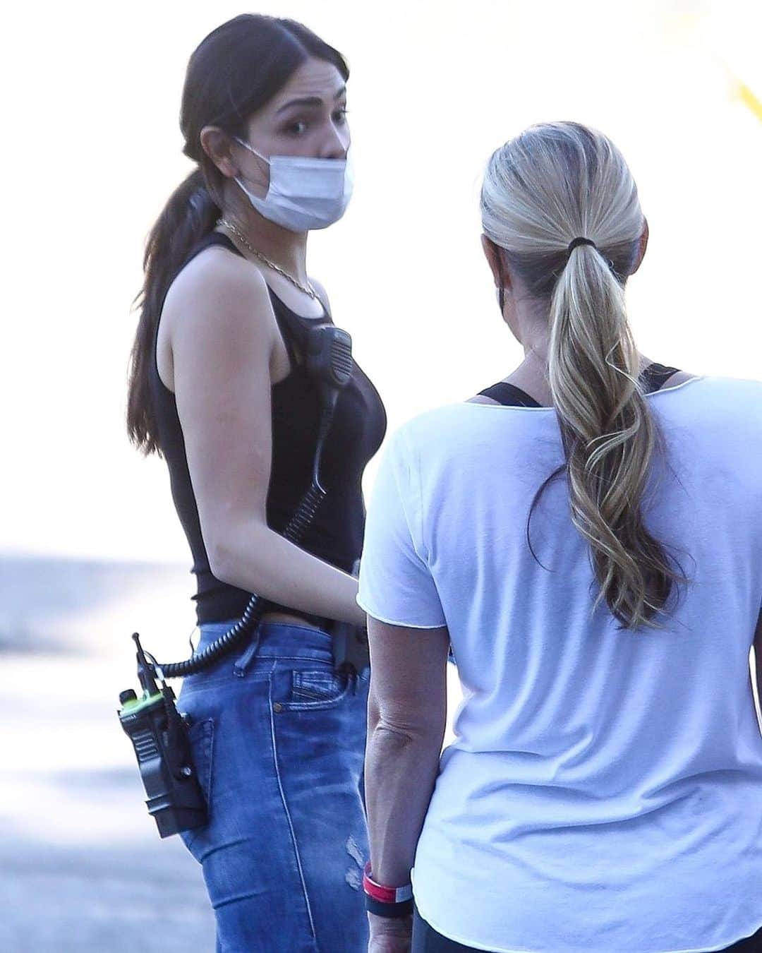 Just Jaredさんのインスタグラム写真 - (Just JaredInstagram)「Eiza Gonzalez was spotted prepping for a shoot on her upcoming movie “Ambulance” on Thursday in Los Angeles! #EizaGonzalez Photos: Backgrid」1月16日 6時34分 - justjared
