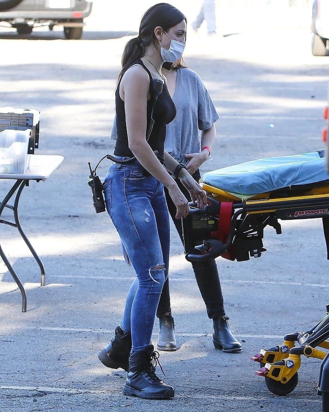Just Jaredさんのインスタグラム写真 - (Just JaredInstagram)「Eiza Gonzalez was spotted prepping for a shoot on her upcoming movie “Ambulance” on Thursday in Los Angeles! #EizaGonzalez Photos: Backgrid」1月16日 6時34分 - justjared