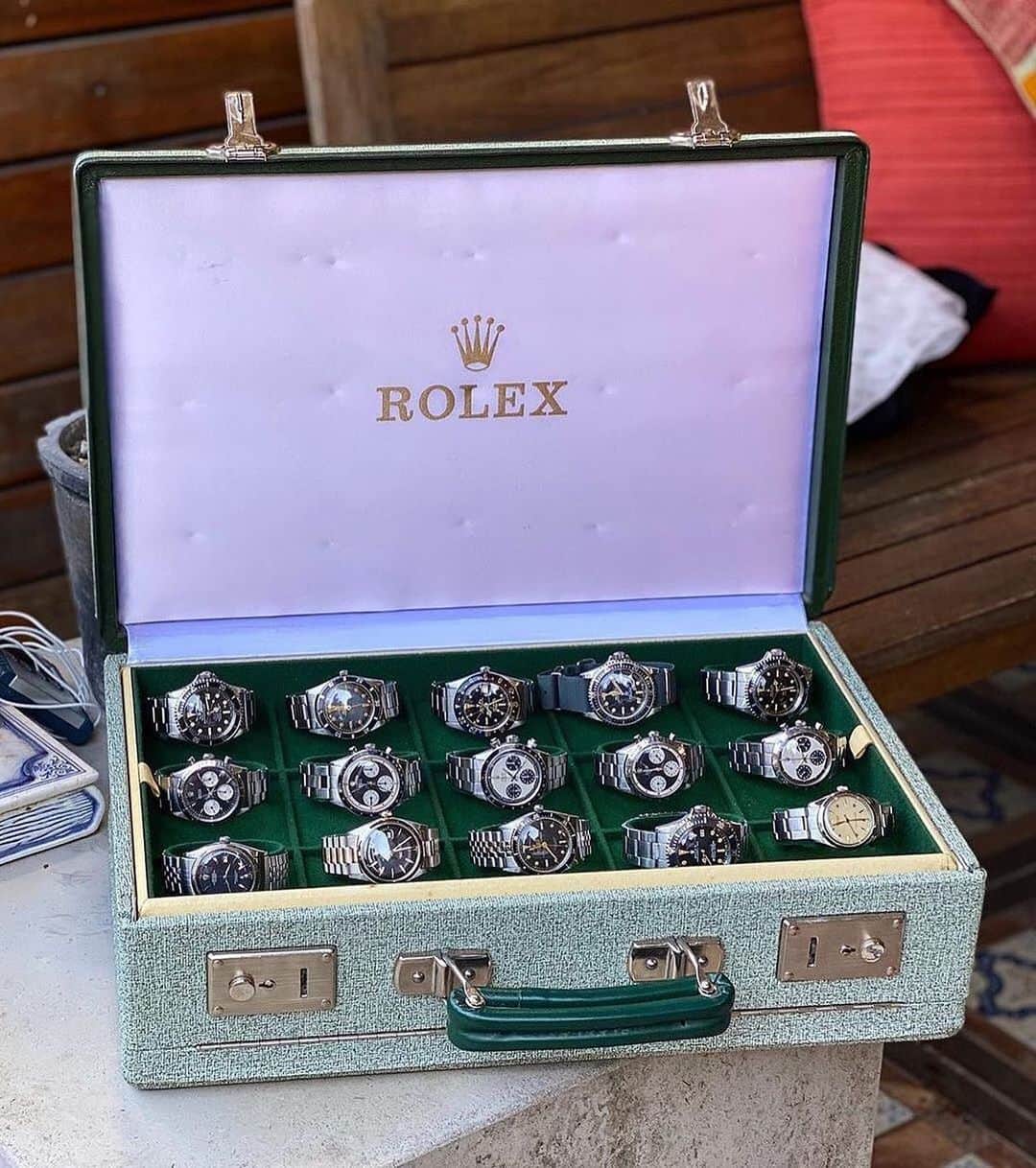 Daily Watchさんのインスタグラム写真 - (Daily WatchInstagram)「Vintage Rolex Dream Collection 👀🔍 With perfect matching suitcase. Photo by @kkevalll」1月16日 6時37分 - dailywatch