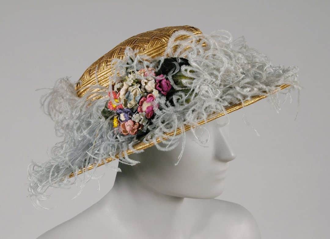 フィラデルフィア美術館さんのインスタグラム写真 - (フィラデルフィア美術館Instagram)「Heads up! It’s #NationalHatDay. 👒  "Hoop Hat," 1993, by Debra Rapoport. "Woman's Hat (Beret)," 1960s, by Emme Inc. "Woman's Hat," around 1958, designed by John-Frederics, Inc. "Woman's Hat," 1988, by designed by Hubert de Givenchy. "Woman's Hat," early 1990s, by George Allen. "Woman's Hat," Spring/Summer 2002, designed by Stephen Jones.」1月16日 6時41分 - philamuseum