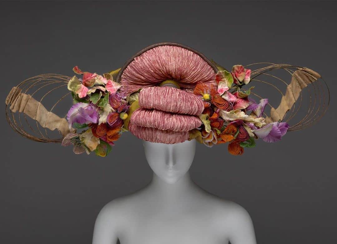 のインスタグラム：「Heads up! It’s #NationalHatDay. 👒  "Hoop Hat," 1993, by Debra Rapoport. "Woman's Hat (Beret)," 1960s, by Emme Inc. "Woman's Hat," around 1958, designed by John-Frederics, Inc. "Woman's Hat," 1988, by designed by Hubert de Givenchy. "Woman's Hat," early 1990s, by George Allen. "Woman's Hat," Spring/Summer 2002, designed by Stephen Jones.」