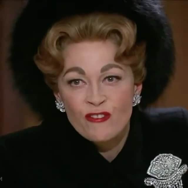 ヤスミン・アル＝マスリーのインスタグラム：「Happy birthday #fayedunaway 👑」