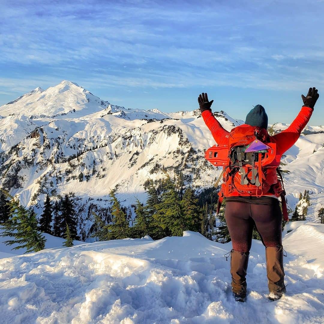 オスプレーのインスタグラム：「“One travels to run away from routine, that dreadful routine that kills all imagination and all our capacity for enthusiasm.” – Ella Maillart 📷 by @skandog  Featured pack from the Kestrel/Kyte Series #ospreypacks」