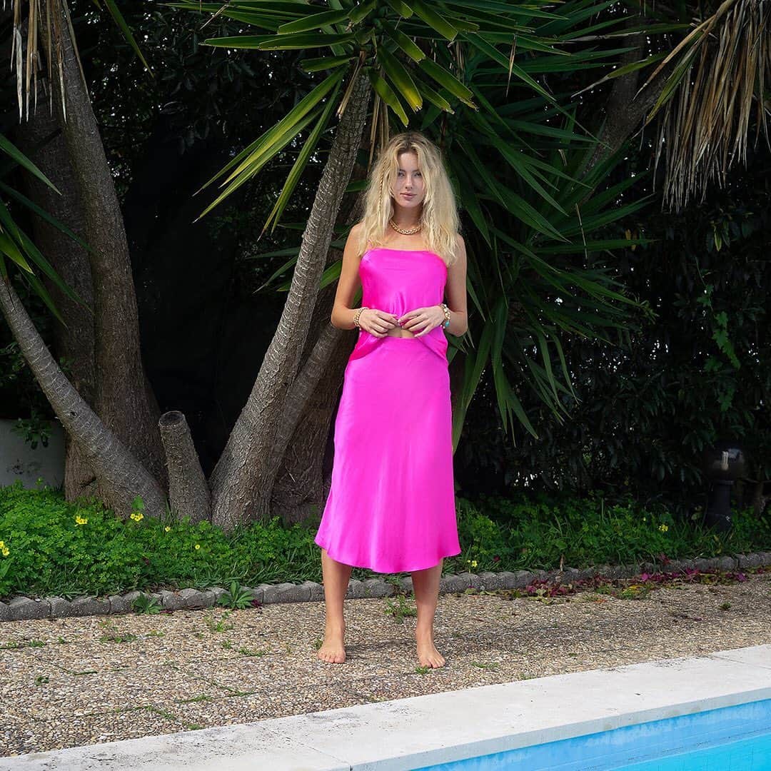 ダニジョーのインスタグラム：「Pretty in Pink💞」