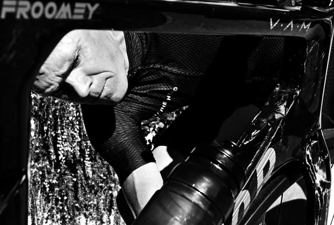 クリス・フルームのインスタグラム：「This bike though 🙌 📸 @veloimages」