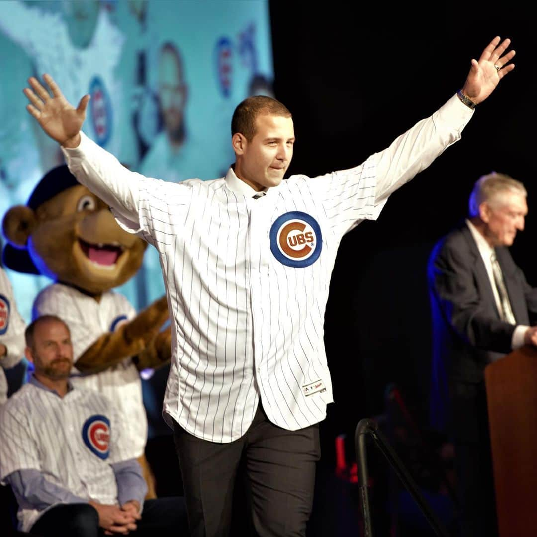 シカゴ・カブスさんのインスタグラム写真 - (シカゴ・カブスInstagram)「We’re missing Cubs fans a little extra this weekend. 💙 Share your favorite #CubsCon memories with us using #CubTogether!」1月16日 7時17分 - cubs