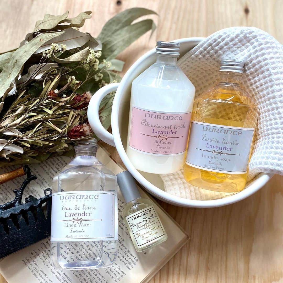 EFFIEさんのインスタグラム写真 - (EFFIEInstagram)「2021 E.F.international フォトコンテストで プレゼントキャンペーン 開催中です〜   1.  Senteur et Beaute サンタール・エ・ボーテ 「フレンチクラシック」のset ホワイトティーの香り 抽選で5名様にプレゼント   2.  DURANCE 「デュランス」 リネンケアアイテム各種と ピローミスト１本のset 抽選で5名様にプレゼント     E.F. フォトコンテストを開催しております〜❗️   E.F.アイテムを使った写真を投稿しましょう♪ E.F.の取扱いアイテムであればなんでもOK❗️ 皆さんがお持ちのE.F.商品を使った すてき写真をお待ちしております   【　応募方法　】 ①  本アカウント@e.f.internationalをフォロー （すでにフォロー済みの方ももちろん対象です)   ②E.F.アイテムが入った写真を撮影   ②  撮影した写真にハッシュタグを2つ付ける 【タグ1】#エフィと香りの暮らし 【タグ2】#フレンチクラシック または #デュランス ご希望のset、どちらか1つをお選びください。   【　応募期間　】 2021 年1月5日（火）〜1月24日（日）   【　当選者の決定と通知　】 選考期間：2021年1月25日〜1月28日 当選者の通知：1月下旬〜2月上旬予定   当選者にのみ＠e.f.internationalから ダイレクトメッセージにてご連絡致します。   【　注意事項　】 ・当選者へダイレクトメッセージ送信後 7日間以内にご返信頂けない場合 当選無効となりますのでご注意ください。 ・投稿の非公開設定をONにされている方は 応募の対象になりませんので、ご注意ください。 ・応募いただきました写真は当選の有無に関わらず 弊社のホームページ等で掲載させていただく場合が ございます。あらかじめご了承ください。  ＠durance  @senteur.et.beaute  #effie#efinternational #durance #senteuretbeaute #デュランス#サンタールエボーテ#ランドリー#フレグランス#香り#香りのある暮らし#香りのある生活 #丁寧な暮らし#ピローミスト#プレゼントキャンペーン#フォトコンテスト#フォトコンテスト開催中 #プレゼントキャンペーン実施中#写真を撮るのが好きな人と繋がりたい #写真好き #香り好き#ディフューザー#石鹸好き#ピローミスト#フレグランスミスト」1月16日 7時40分 - e.f.international