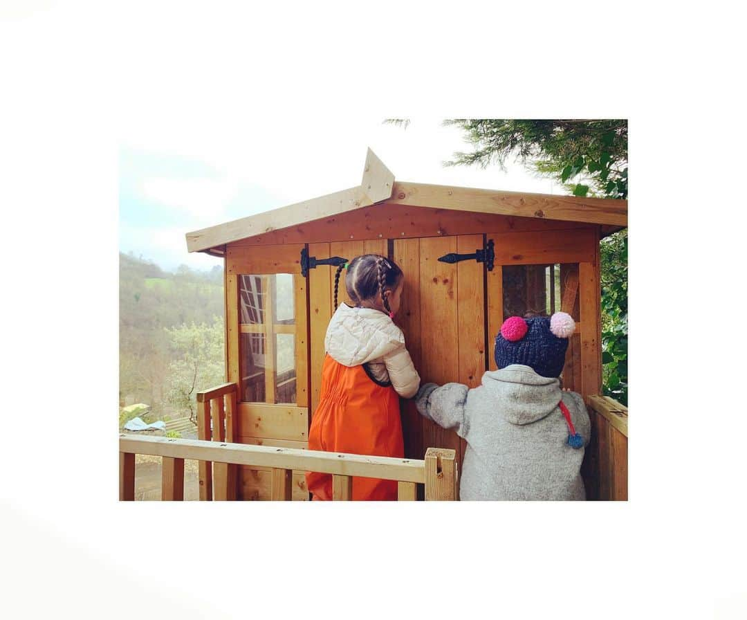 ダイアナ湯川さんのインスタグラム写真 - (ダイアナ湯川Instagram)「The greatest joy witnessing these sisters grow together 🥰 . . . . #sisters #daughters #mygirls #childhood #love #family #blessed #happiness #siblings #lockdownlife」1月16日 7時47分 - diana.yukawa