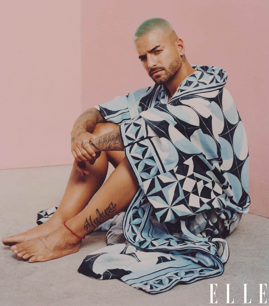 ニーナ・ガルシアのインスタグラム：「De Colombia to the World! Or as our @ELLEUSA first ever solo cover-man, @maluma, put it: "De Colombia 🇨🇴 pa’l mundo!!” Thank you Juan Luis for your positivity, your good energy and for sharing your incredible talents with all of us! Gracias Juan Luis por compartir tu positividad, tu buena energía y por hacernos parte de todos tus talentos artísticos! #ColombianProud #OrgullosamenteColombiana   Photographer: @micaiahcarter Stylist: @alexwhiteedits Writer: @melissagiannini Grooming: @cynthiaglam」