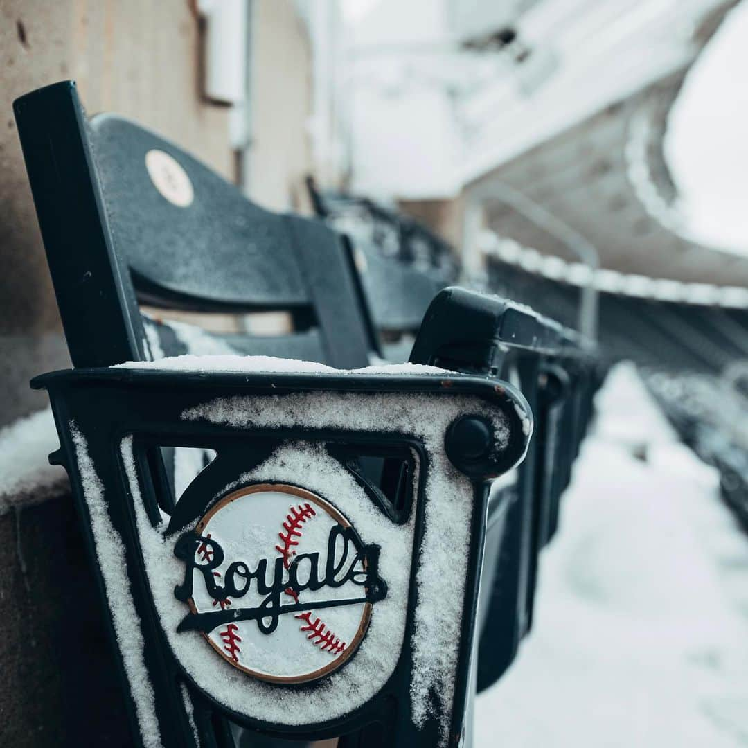 カンザスシティ・ロイヤルズさんのインスタグラム写真 - (カンザスシティ・ロイヤルズInstagram)「Snow day at #TheK. ❄️」1月16日 7時50分 - kcroyals