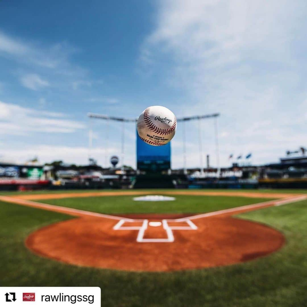 Rawlings Japanさんのインスタグラム写真 - (Rawlings JapanInstagram)「#Repost @rawlingssg with @make_repost ・・・ Who else can’t wait for baseball to start back up? #TeamRawlings #OpeningDay #SpringTraining #Repost (via: @kcroyals) #ローリングス  @rawlings_japan_llc」1月16日 8時30分 - rawlings_japan_llc