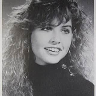 レイチェル・ゾーさんのインスタグラム写真 - (レイチェル・ゾーInstagram)「#FBF 🤦‍♀️ My senior year of high school photo with hair too big for #IG frame #speechless #80s #dontlookback XoRZ」1月16日 8時40分 - rachelzoe