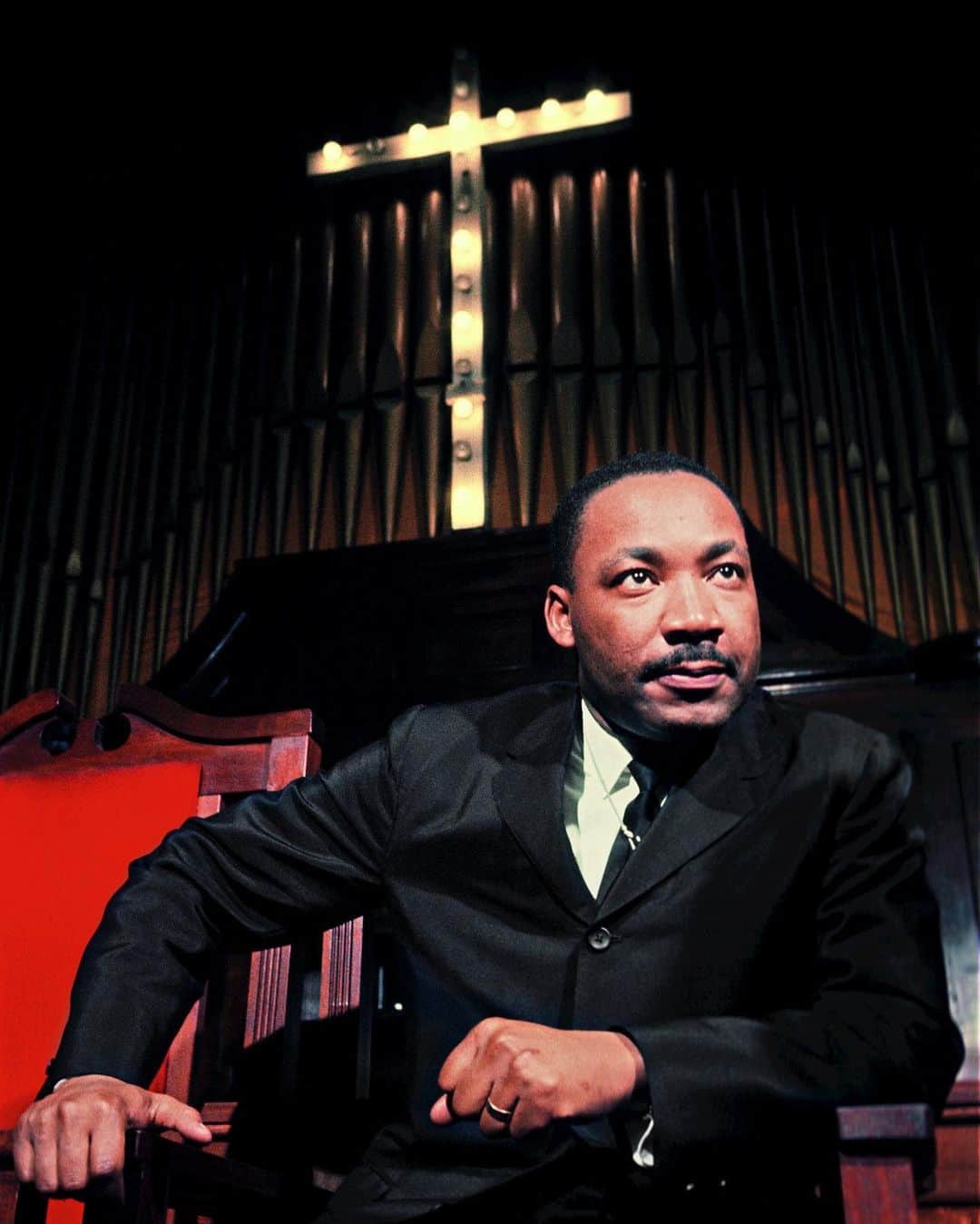 コモンのインスタグラム：「"Freedom is never voluntarily given by the oppressor; it must be demanded by the oppressed." Dr. Martin Luther King Jr. Happy Birthday to Dr. King. God Bless.」