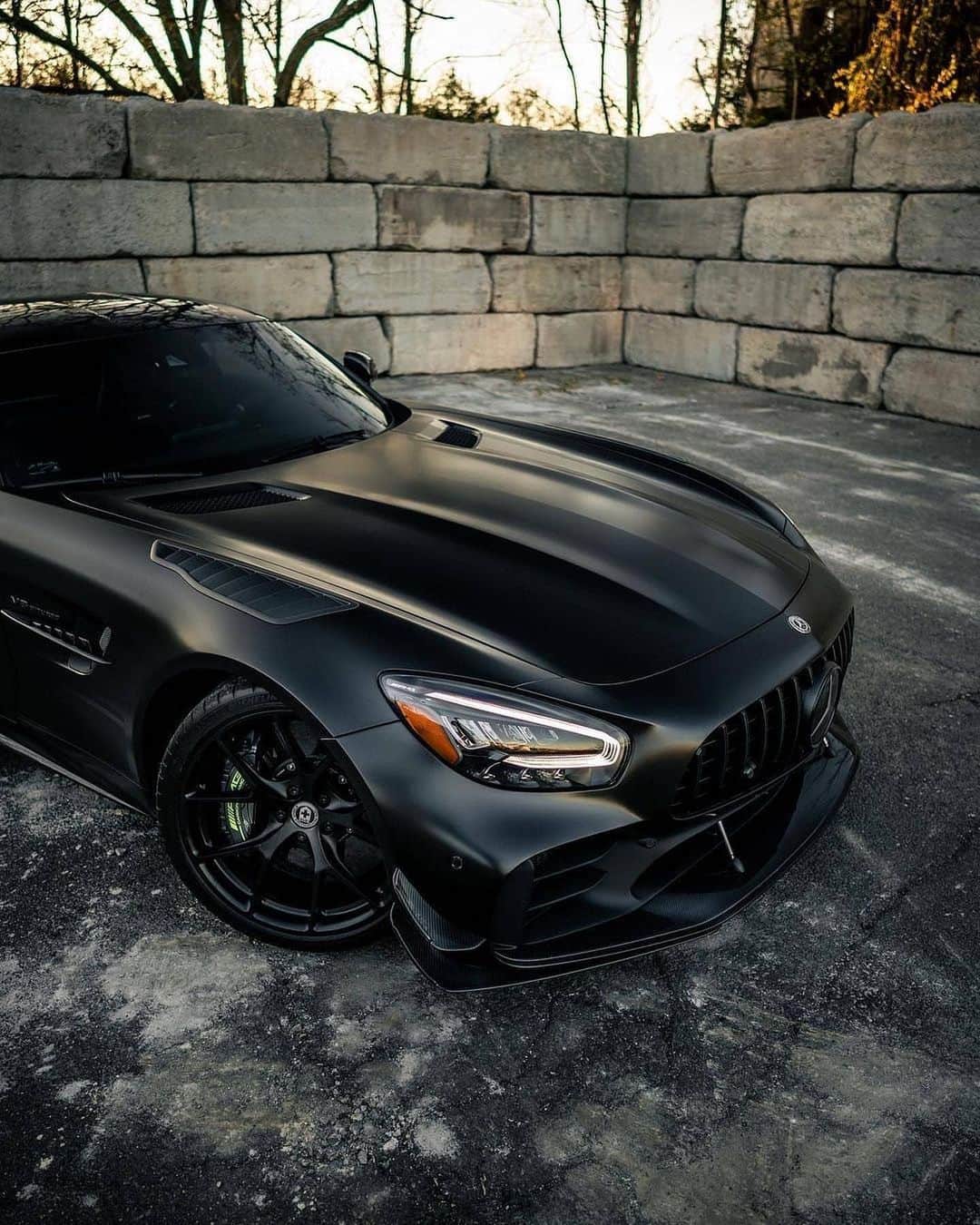 Kik:SoLeimanRTさんのインスタグラム写真 - (Kik:SoLeimanRTInstagram)「Stealthy AMG GT R Pro Photo @shim.photography  🔥◾️🔴🔵🔸   #cars #car #carporn #carsofinstagram  #luxury #supercars #supercar #auto  #love #speed #photography #jdm #racing  #carlifestyle #carswithoutlimits #sportscar #instacar  #instacars #drive #turbo #exoticcars #instagood #luxurycars #drift #instagram  #race  #stance #photooftheday #vehicle  #carinstagram #turbo」1月16日 9時18分 - carinstagram