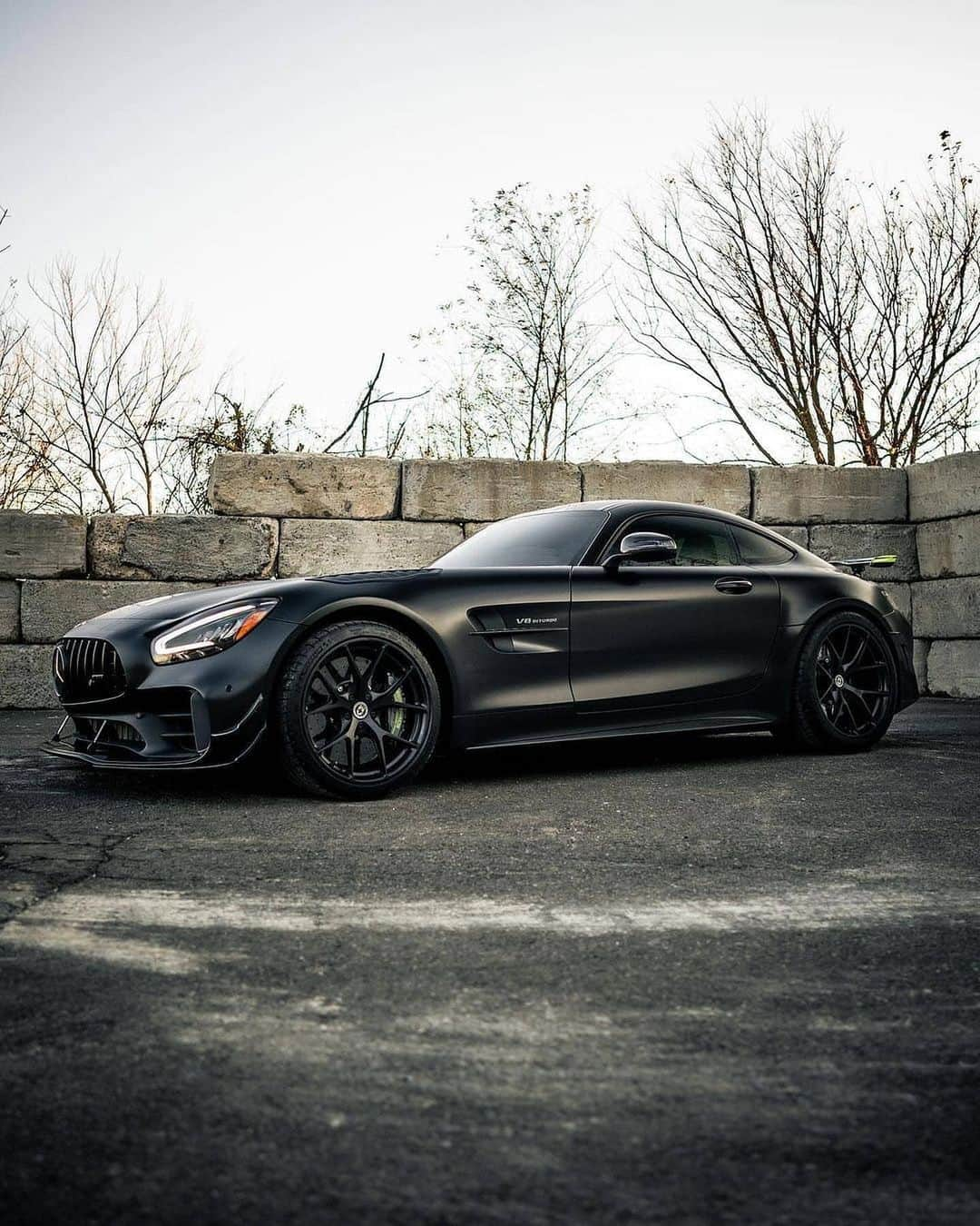 Kik:SoLeimanRTさんのインスタグラム写真 - (Kik:SoLeimanRTInstagram)「Stealthy AMG GT R Pro Photo @shim.photography  🔥◾️🔴🔵🔸   #cars #car #carporn #carsofinstagram  #luxury #supercars #supercar #auto  #love #speed #photography #jdm #racing  #carlifestyle #carswithoutlimits #sportscar #instacar  #instacars #drive #turbo #exoticcars #instagood #luxurycars #drift #instagram  #race  #stance #photooftheday #vehicle  #carinstagram #turbo」1月16日 9時18分 - carinstagram