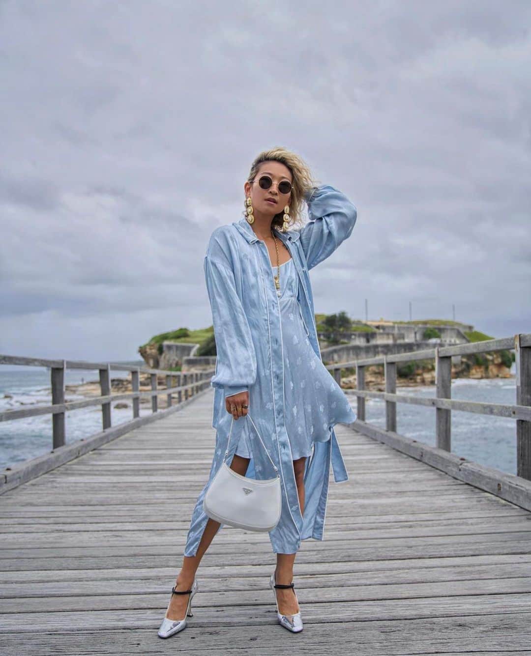 アリスマッコールのインスタグラム：「It’s a vibe 🦋 #aliceMcCALL」