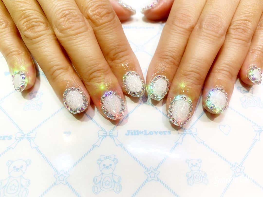 mamijinguのインスタグラム：「💎  #jillandlovers #nail #nailart #paragel #gelneil#gel #ネイル #ネイルアート #me #look #love #かわいい」