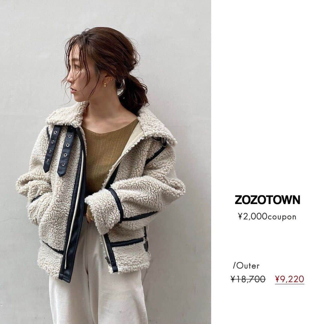 Ungrid staff snapさんのインスタグラム写真 - (Ungrid staff snapInstagram)「【ZOZOTOWNはセールが熱い🈹】 ¥2,000 OFFクーポン実施中 . #ボアムートンブルゾン ¥18,700(tax in)→¥9,220(tax in) . #バックリボンスウェット ¥7,700(tax in)→¥4,160(tax in) . #ショルダータックボリュームブラウス ¥8,800(tax in)→¥2,400(tax in) . @ungrid_staffsnap #TOPページURLよりご覧下さい . #ungrid #ungrid_staffsnap #zozotown」1月16日 10時10分 - ungrid_staffsnap