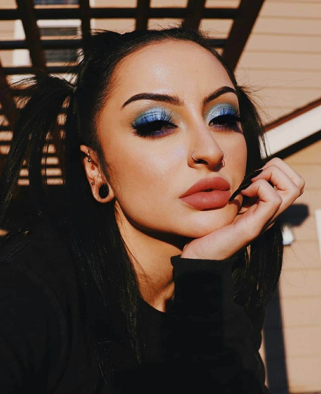 the Balmのインスタグラム：「Those lashes!!! 👀 ✨ @civrie in our full volume falsies, Star Struck  #thebalm #thebalmcosmetics #fakelashes #falsies #beauty #glam #cleanbeauty」