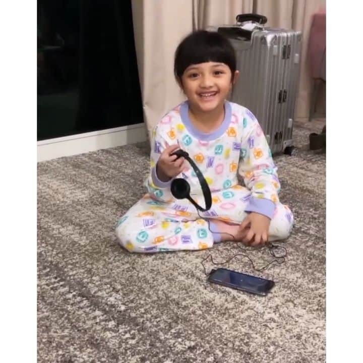 Keluarga A5のインスタグラム：「Acio ngefans ama @sherinasinna 😍 .... #queenarsy」