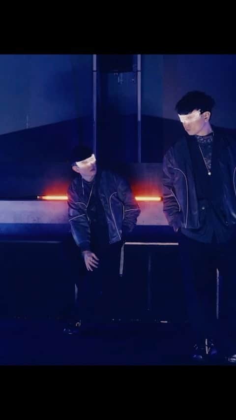 林俊傑のインスタグラム：「⠀ “Cyberpunk” has been a genre that has influenced me greatly throughout my childhood years, and I’ve instilled these elements and emotions into SMG’s latest “Parallel Continuum”, please enjoy.⠀ ⠀ 此次，把年少時期曾經深深影響自己的「賽博龐克」元素和情感，融合在SMG最新一季的 Parallel Continuum 裡具體呈獻。各位請盡情感受！⠀ ⠀ @smglife_official⠀ #smglife_official ⠀ #smg #smglife ⠀ #parallelcontinuum」