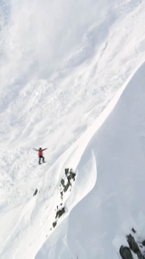 ボルコムのインスタグラム：「Are you #MountainMinded?! Check out the latest episode from @absinthefilms about safety in the backcountry with @kimmyfasani @elenahight @leannepelosi @ingridbackstrom @patmoore @baldisbeautiful & @bryaniguchi! 🏂  Supported by @fattire @baldfacelodge  @volcomsnow @volcom @backcountryaccess @smartwool @girosnow」