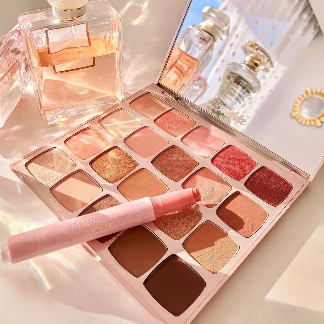 Tarte Cosmeticsさんのインスタグラム写真 - (Tarte CosmeticsInstagram)「Vanity goals with our NEW SUPERSIZE tartelette juicy Amazonian clay eyeshadow palette & maracuja juicy lip in rose for the ULTIMATE juicy look! 🌸  #crueltyfree #rethinknatural #flowerpowered #claypowered #clickandtint」1月16日 11時03分 - tartecosmetics