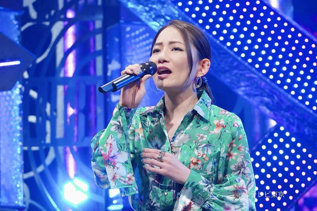 宮本美季のインスタグラム：「🎉1/24  夜6:30～夜9:00 カラオケ★バトル出演します！ 今回はAIに100点チャレンジ企画😱 結果やいかに😎乞うご期待‼️  #カラオケバトル #宮本美季 #テレビ東京 #0008infinity」