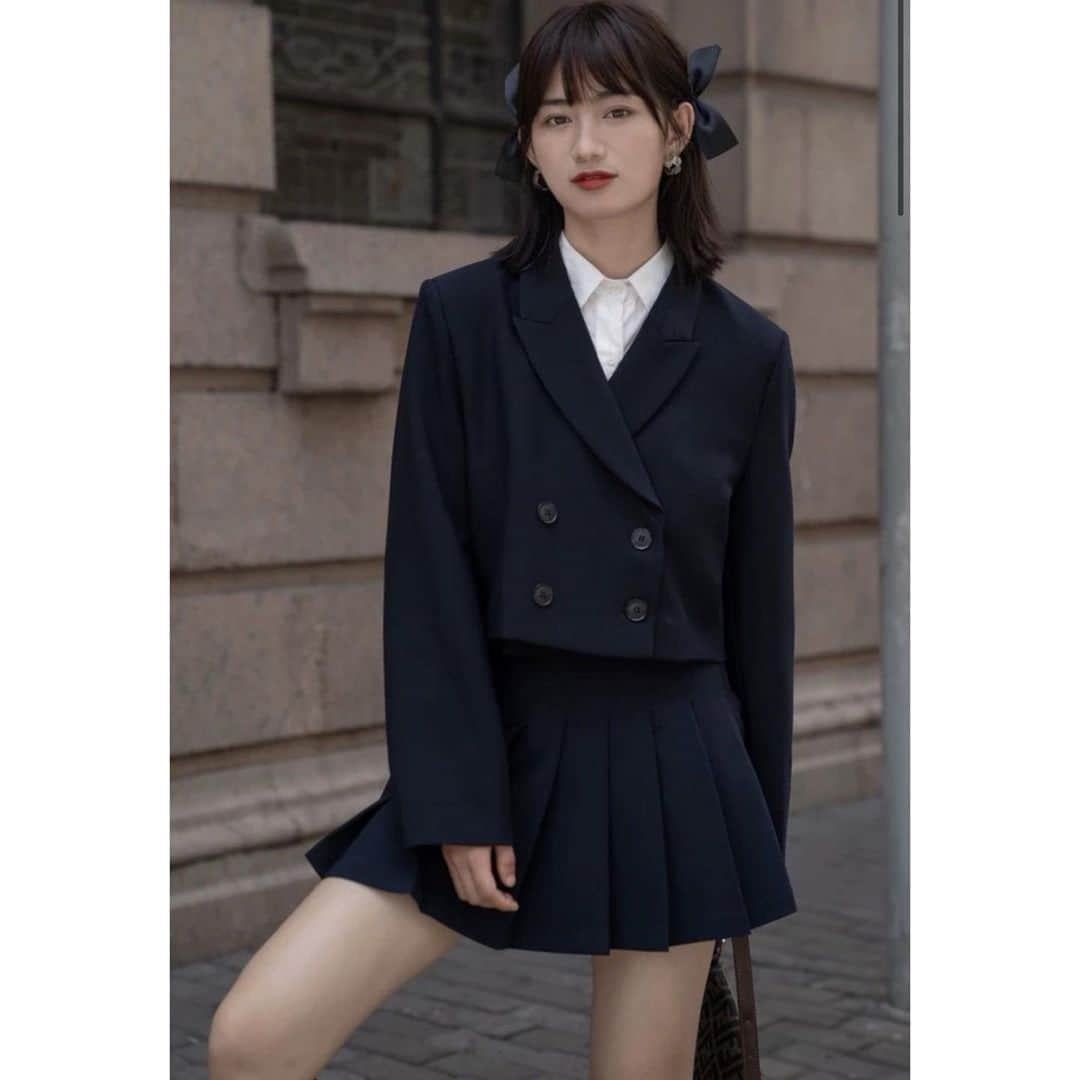 米田紗英さんのインスタグラム写真 - (米田紗英Instagram)「\制服みたいなコーデがかわいい🏫/﻿ ﻿ 今回はスクールガール風セットアップ特集をご紹介！﻿ 　﻿ ✅人気のセットアップ！スクールガール風があつい🤍﻿ 人気のセットアップだけど今はスクールガール風のセットアップがあつい！﻿ ﻿ みんなも挑戦してみてね💫﻿ ﻿ ﻿ ﻿ #ドリーピータウン #Dleepytown  #ストリート系女子 #ストリートコーデ #ストリートスタイル #韓国ファッション #服好きな人と繋がりたい #カジュアルファッション #カジュアルコーデ #おしゃれさんと繋がりたい #最旬トレンド #トレンド発信 #トレンド部  #スポーツミックス #ファッション　#今日のコーデ　#デートコーデ　#韓国コーデ　#トレンドコーデ　#学生コーデ　#プチプラコーデ　#プチプラ　#冬コーデ　#セットアップ　#スクールガール風」1月16日 11時09分 - dleepytown_official