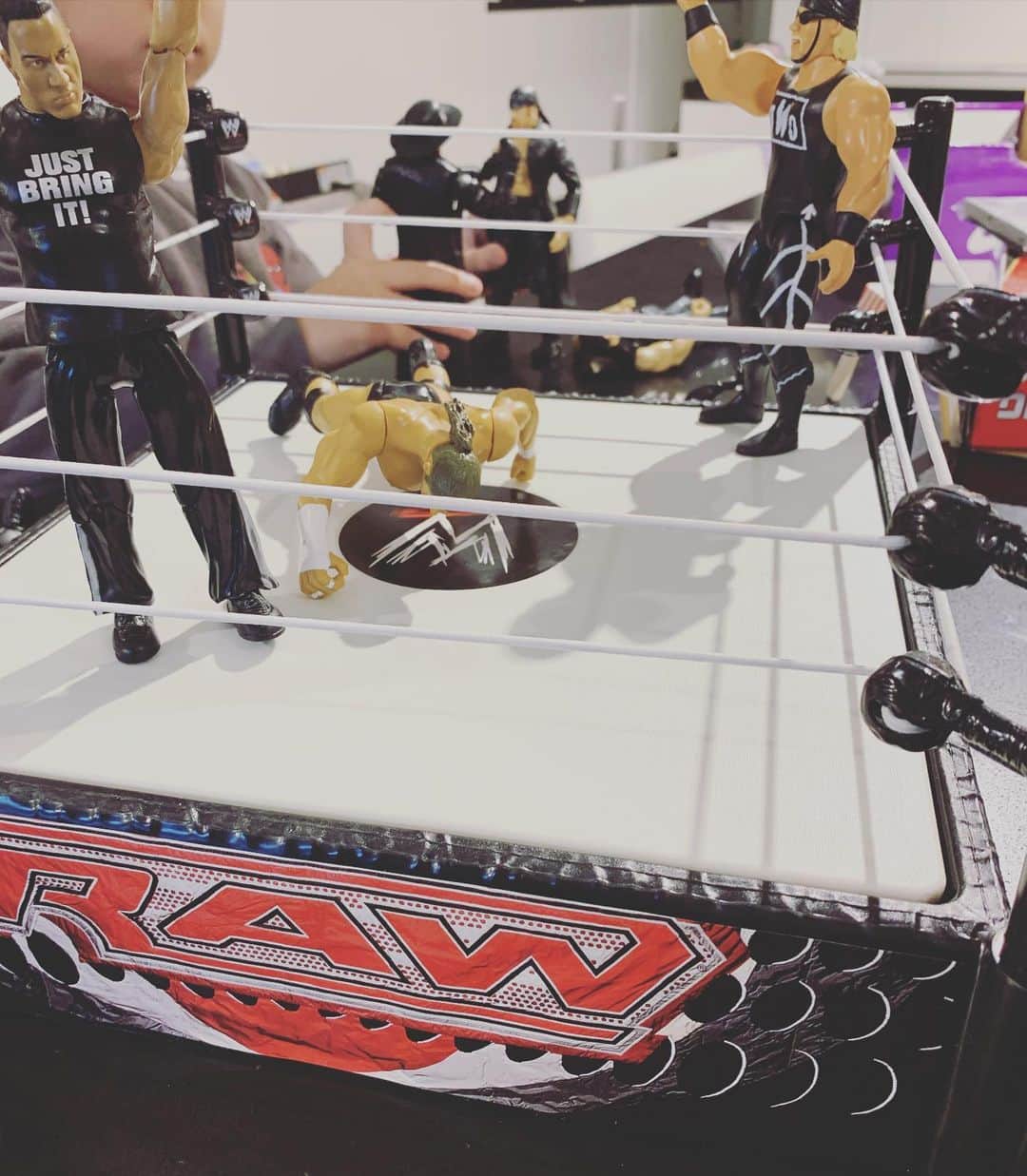 のインスタグラム：「If you smell , what The Rock is cooking ✊  #wwe #raw #wwetoys #stayhome #therock #hulkhogan #theundertaker  #hiyunk #compressor #trackmaker #songwriter  #backon #kenji03 #teeda」