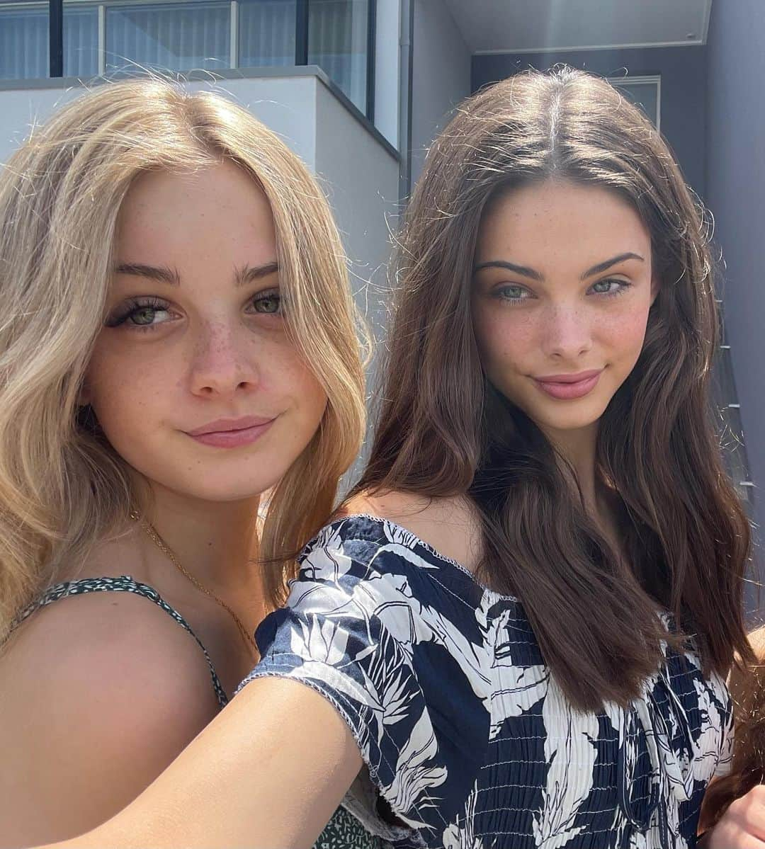 Indi Woollardのインスタグラム：「Sisters 💕💕 #family #familytime #mood #woollard #meikawoollard #sister #indiawoollard #sis #familyfirst #bestfriends」