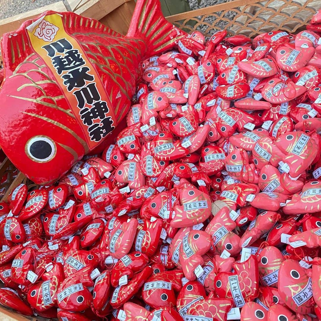 林茜実里さんのインスタグラム写真 - (林茜実里Instagram)「そういえば今年まだおみくじ引いてないなぁ💭 これは去年の川越行った時 鯛が可愛いよね💕 釣ってとるんだよ笑 #川越 #おみくじ」1月16日 12時22分 - amirihayashi_pimms