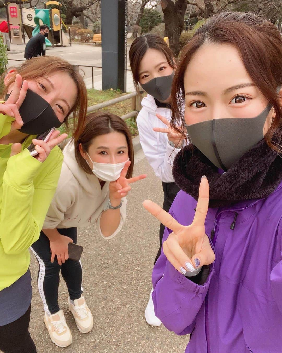 さーたんさんのインスタグラム写真 - (さーたんInstagram)「* * * 昨日はサロンメンバーさんと皇居ラン10km🏃‍♀️☀️ * 10km走った事なくて不安がってた方も 皆で走ったら余裕でクリア👏✨ とにかく何事も無理しない事😌 楽しくやるが1番💖 * サロン（コミュニティプラン）では ただ無理して痩せるだけじゃなく とにかく楽しむをモットーに 皆で楽しくダイエットしてます😆💪 もうリバウンドしたくない方。 ダイエットが辛い方。 いつでもwelcomeです💖💖 お待ちしてます😚 * * * #サマスタ #サマースタイルアワード  #ssa #ビューティーフィットネス #ビューティーフィットネスモデル #モノキニ #ビキニ #ダイエット #diet #減量 #痩せる #痩せたい#ビフォーアフター #オンラインサロン #HEALPY #オフ会#忘年会」1月16日 12時29分 - saachi_10