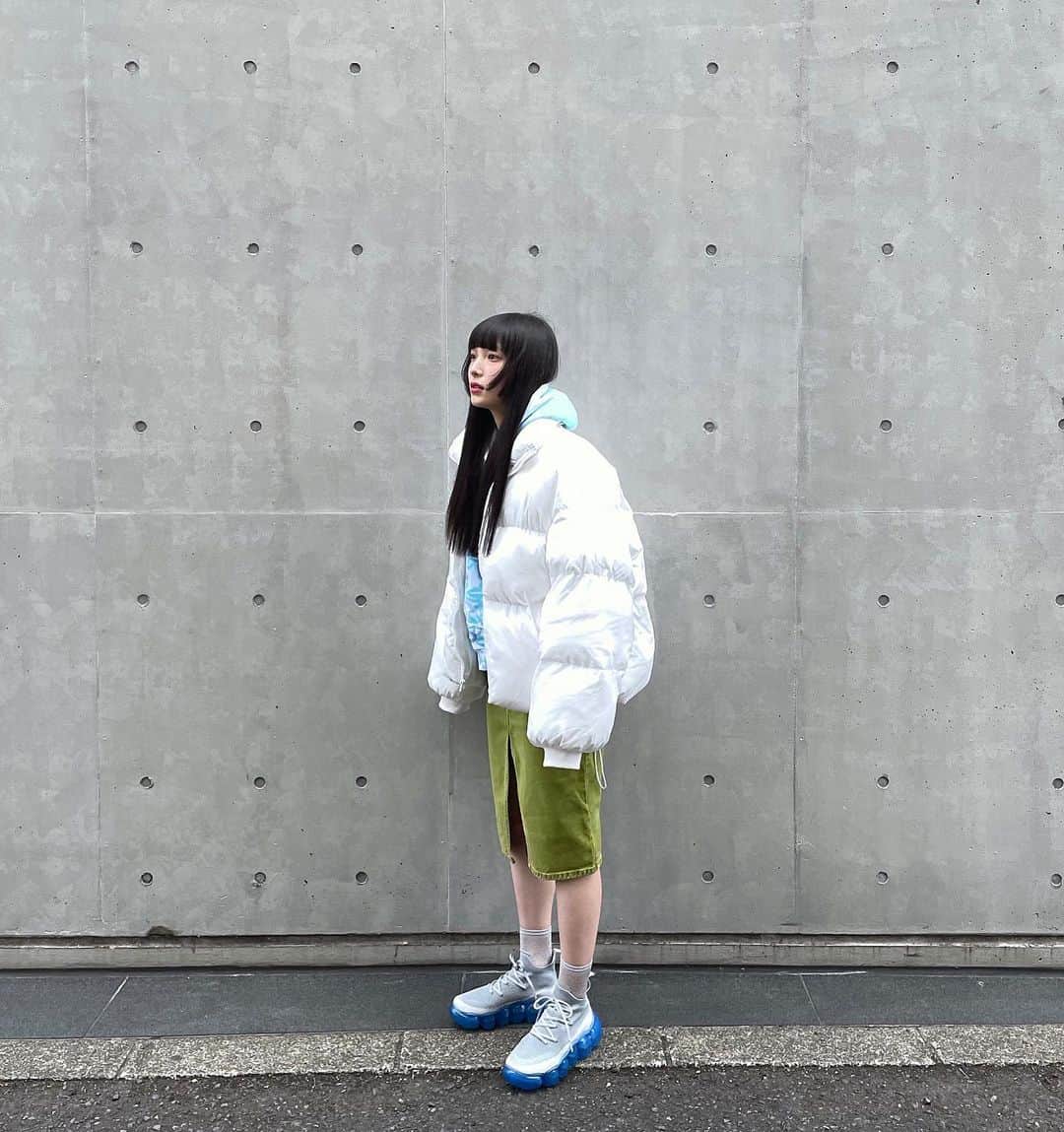 江崎ななほのインスタグラム：「寒いの苦手なのに脚出すもんじゃないな 　 #エザ着」
