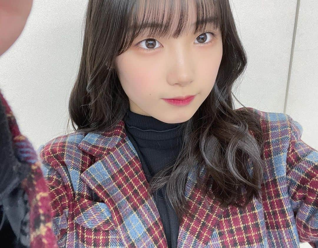 倉島杏実さんのインスタグラム写真 - (倉島杏実Instagram)「🥰🖤 . . . . #自撮り #韓国通販 #巻き髪 #セットアップ #ジャケット」1月16日 21時54分 - anzunomi_ske