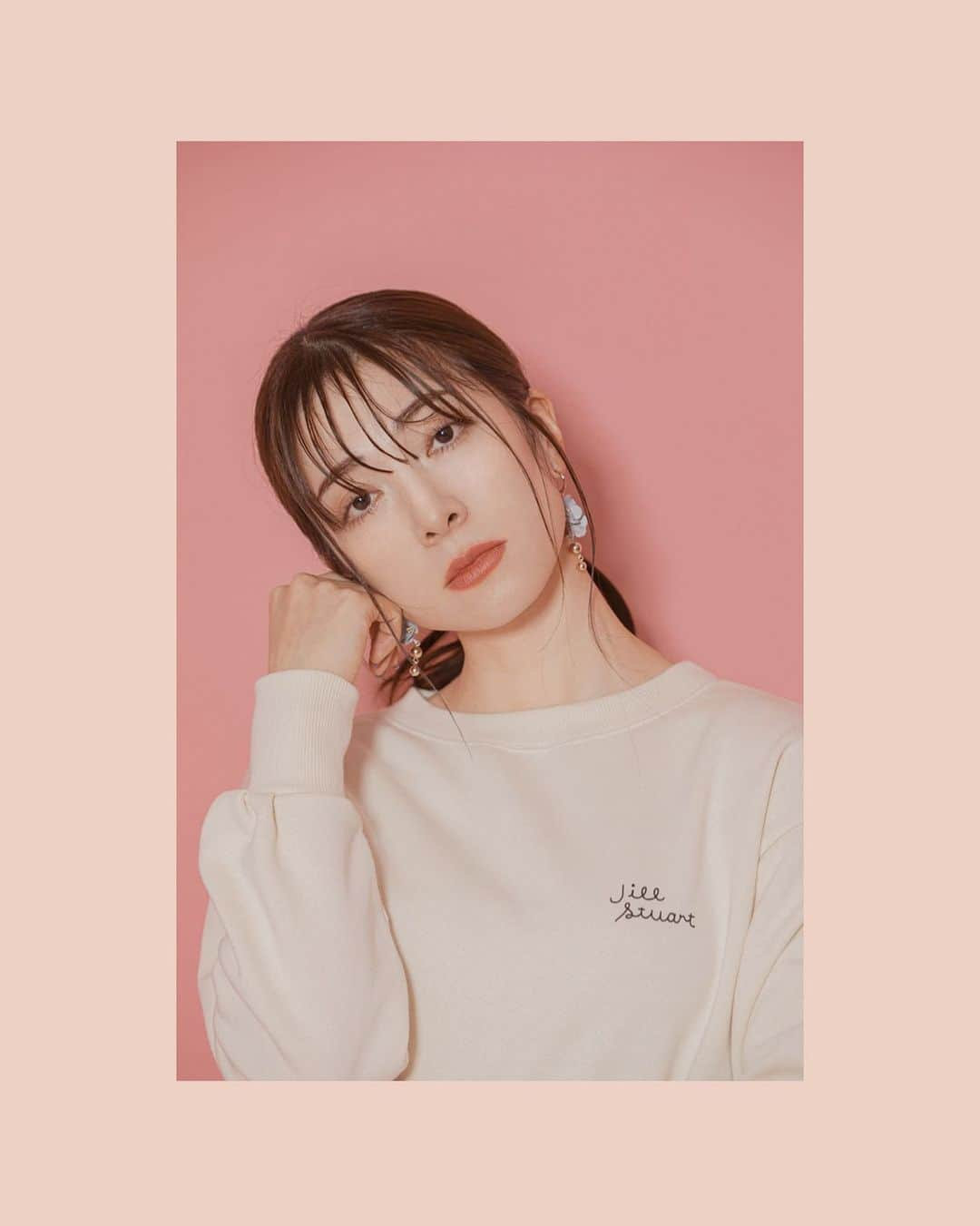 JILLSTUARTさんのインスタグラム写真 - (JILLSTUARTInstagram)「.﻿ 【JILLSTUART×moeko Special Collaboration】﻿ ﻿ BACK PRINT PULLOVER﻿(JILLSTUART×moeko) col.gray,white,pink ¥13,000+tax ﻿ #JILLSTUART﻿ #moeko﻿ #collaboration﻿ #artwork」1月16日 21時54分 - jillstuart.jp