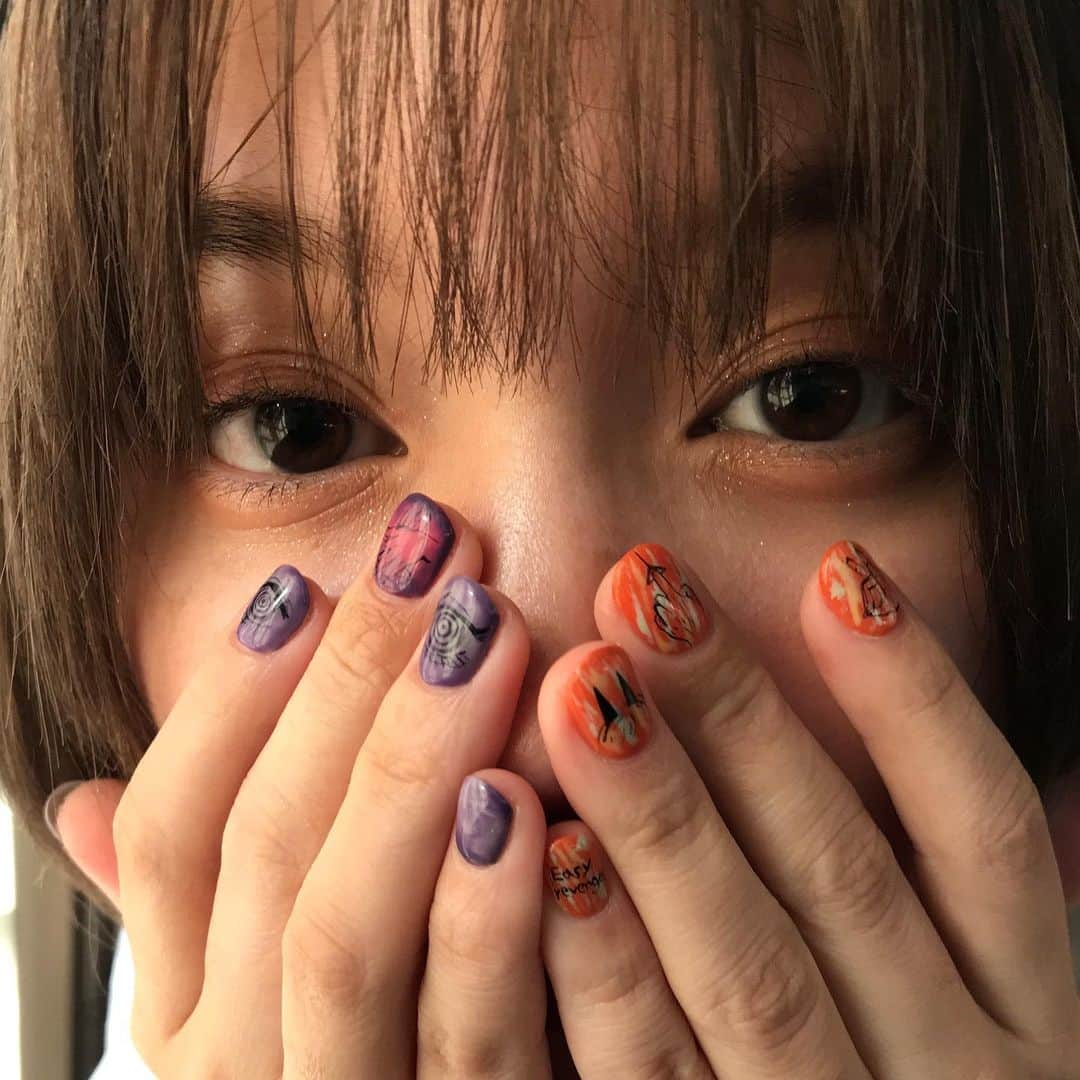 大塚りりあさんのインスタグラム写真 - (大塚りりあInstagram)「🆕nail💅🏼  今回もヲタネイル 毎回楽しくネイルしてくれる @acco_nails さん🥰 . 1部完結記念でチェンソーマン 2部も楽しみだねぇ . . .  #チェンソーマン #チェンソーマンネイル  #推しネイル #ヲタネイル #ジェルネイル」1月16日 21時59分 - riria_ohtsuka