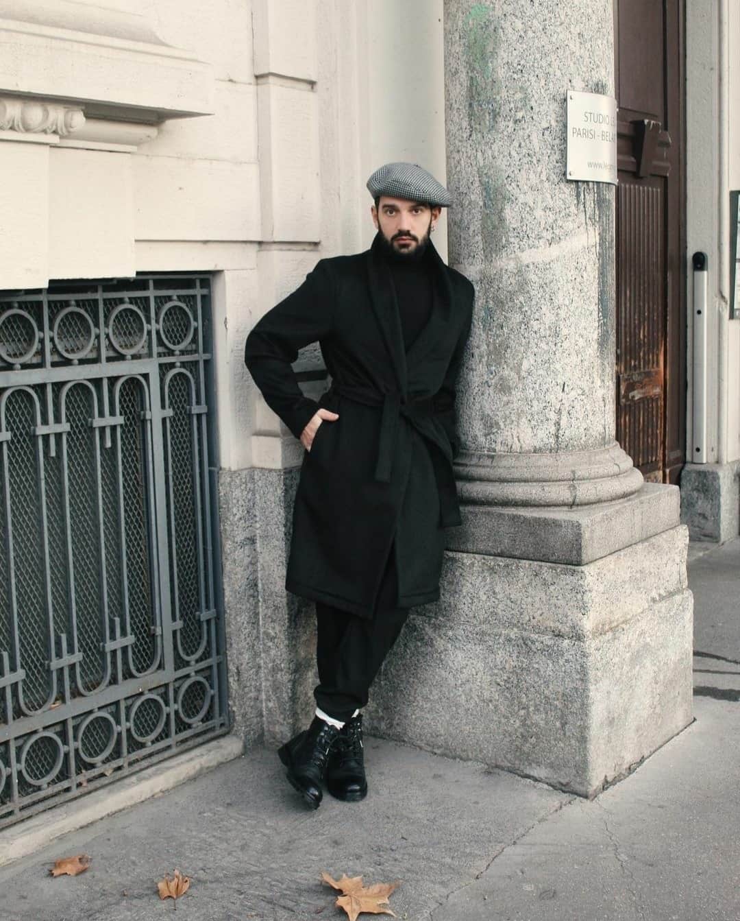 ボルサリーノさんのインスタグラム写真 - (ボルサリーノInstagram)「Capturing personal style is like no other: Celebrating Men’s style & elegance in honor of #MMFW. #Borsalino’s wool pied- de poule #beret as seen and styled by repost @ragalluccio⁠ Discover the latest now on www.borsalino.com」1月16日 22時01分 - borsalino_world
