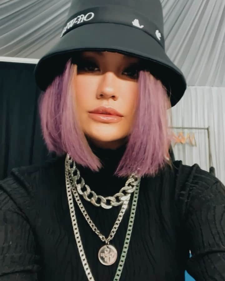 アグネス・モニカのインスタグラム：「🤍 ✌🏼  #AGNEZMO」