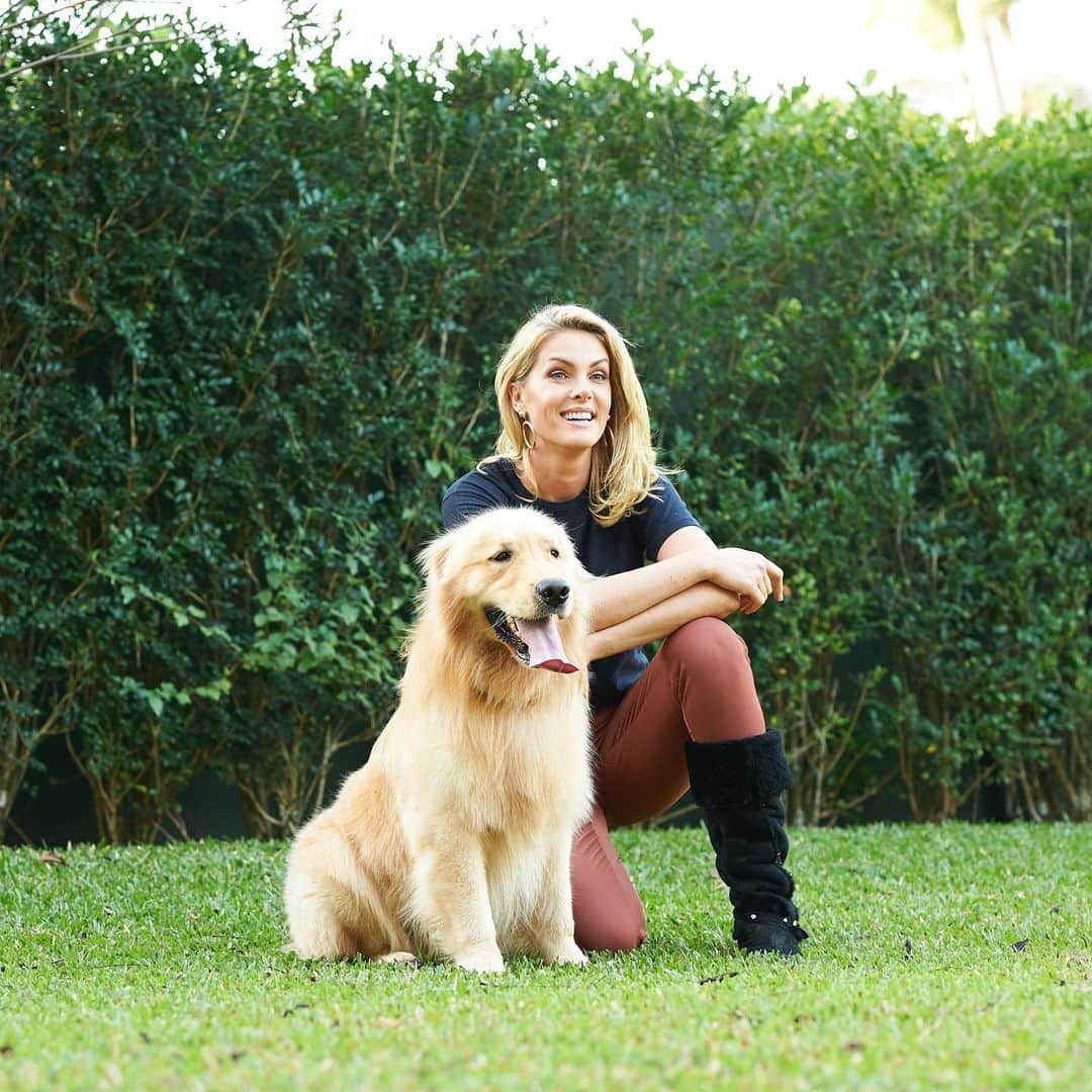 Ana Hickmannさんのインスタグラム写真 - (Ana HickmannInstagram)「Bom dia de sábado! 🐶💛@formulanaturaloficial #formulanatural #saturday #instadog #doglovers #love #dog」1月16日 22時01分 - ahickmann