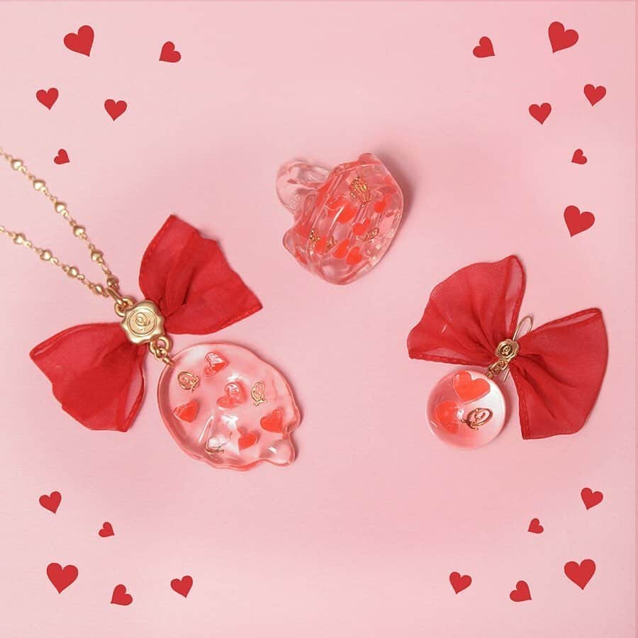 キューポットさんのインスタグラム写真 - (キューポットInstagram)「【BACK IN STOCK】 Sweet & Lovely Valentine season items are back in stock♥  Hearts in strawberry jelly❤️   #qpot #qpotjapan #キューポット #backinstock #qpotnecklace #qpotnecklaces #strawberry #jelly #strawberryjelly #valentine #valentines #valentinegift #valentinegifts #valentinegiftideas #ribbon #pink #red #heart #hearts」1月16日 22時02分 - press_qpot_international