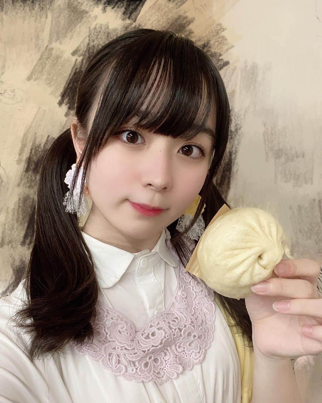 高田ももさんのインスタグラム写真 - (高田ももInstagram)「.  かみやど東阪ツアー2020-2021 〜約束の場所へ〜 いん大阪  . ありがとうございました! . ラスト 約束の場所で会えるのを楽しみにしてます . くるりんパ . かしこ . #高田もも #かしこってなに #かしこ #ツインテール #豚まん #551 #衣装 #なみやど #ひらがなかみやど #instagood #instagram #ミスid2021 #ミスid #あいどる #アイドル #idol #japaneseidol」1月16日 22時14分 - momo_yubi