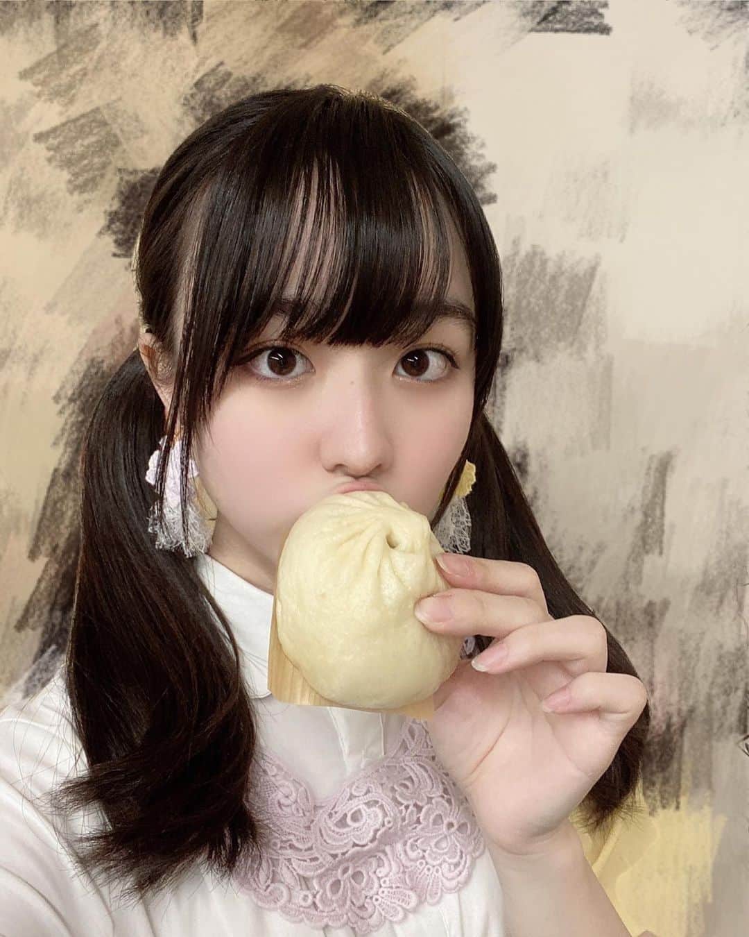 高田ももさんのインスタグラム写真 - (高田ももInstagram)「.  かみやど東阪ツアー2020-2021 〜約束の場所へ〜 いん大阪  . ありがとうございました! . ラスト 約束の場所で会えるのを楽しみにしてます . くるりんパ . かしこ . #高田もも #かしこってなに #かしこ #ツインテール #豚まん #551 #衣装 #なみやど #ひらがなかみやど #instagood #instagram #ミスid2021 #ミスid #あいどる #アイドル #idol #japaneseidol」1月16日 22時14分 - momo_yubi