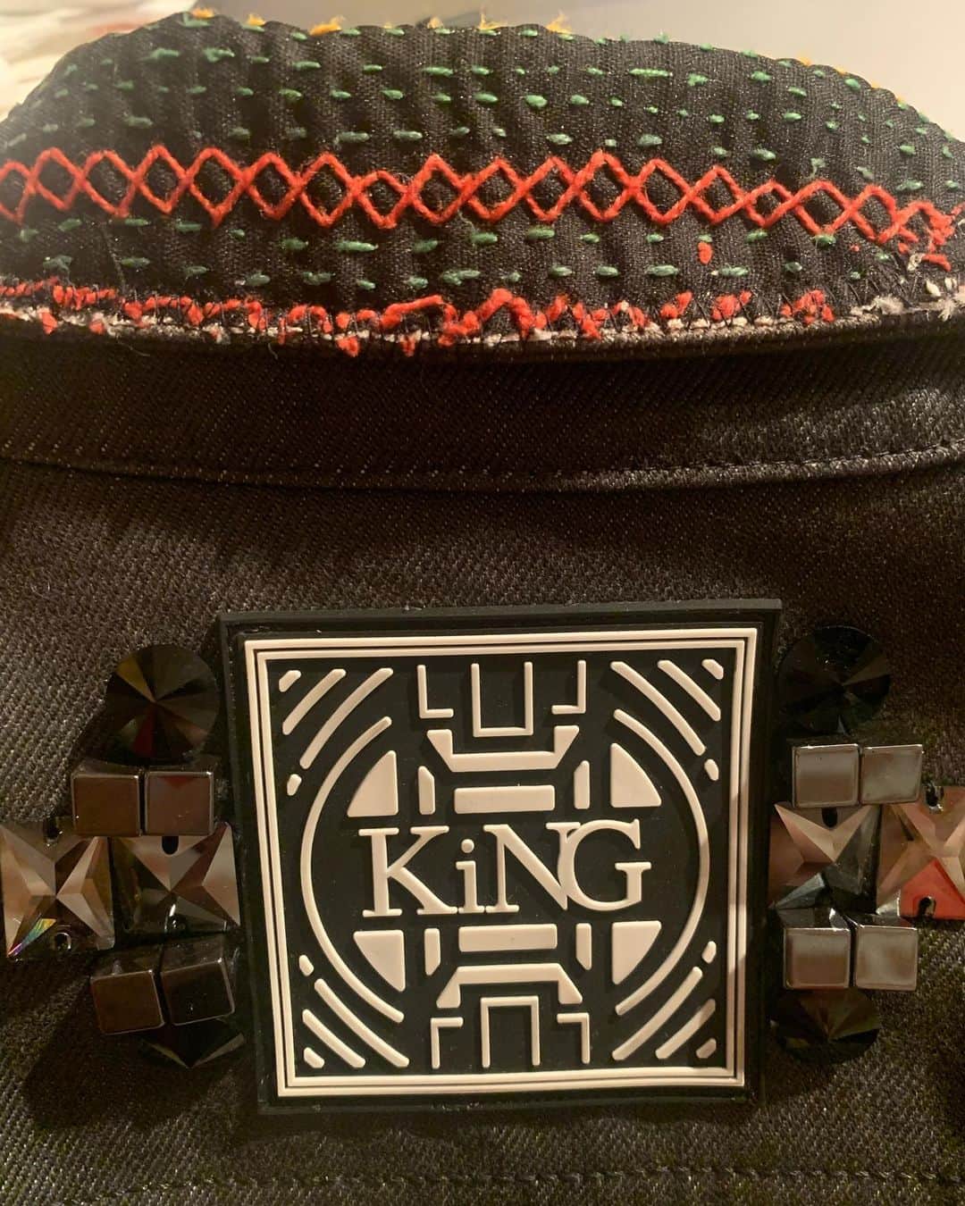 設楽洋さんのインスタグラム写真 - (設楽洋Instagram)「Artist KiNGの作品が届いた❣️ お気に入りのWearable Artに袖を通す😊👍 世界に一点のコレクションアイテムはパワーをくれるね‼️ #KiNG #art #artist #WearableArt #mensstile」1月16日 22時23分 - taracyan3