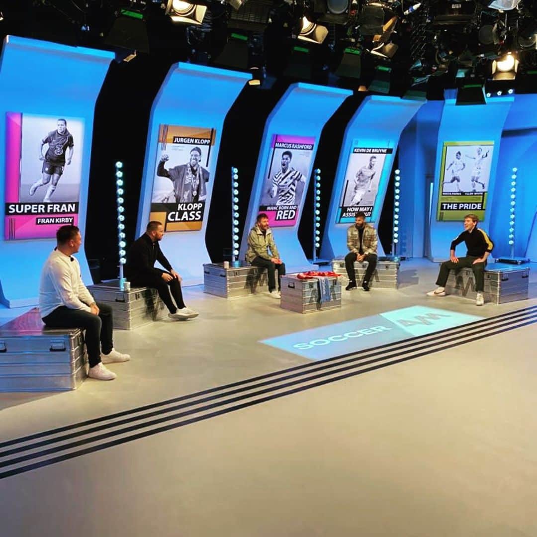 ジョー・レドリーのインスタグラム：「Really enjoyed @socceram  @skysports this morning with @gerwynpriceiceman180 @callumhowells_c 🏴󠁧󠁢󠁷󠁬󠁳󠁿. Thought my pens were spot on just great Goal keeping 😂 pricey sorted it out tho 💪🏻. Great chat  @fennersinsta and @jamie.ohara」