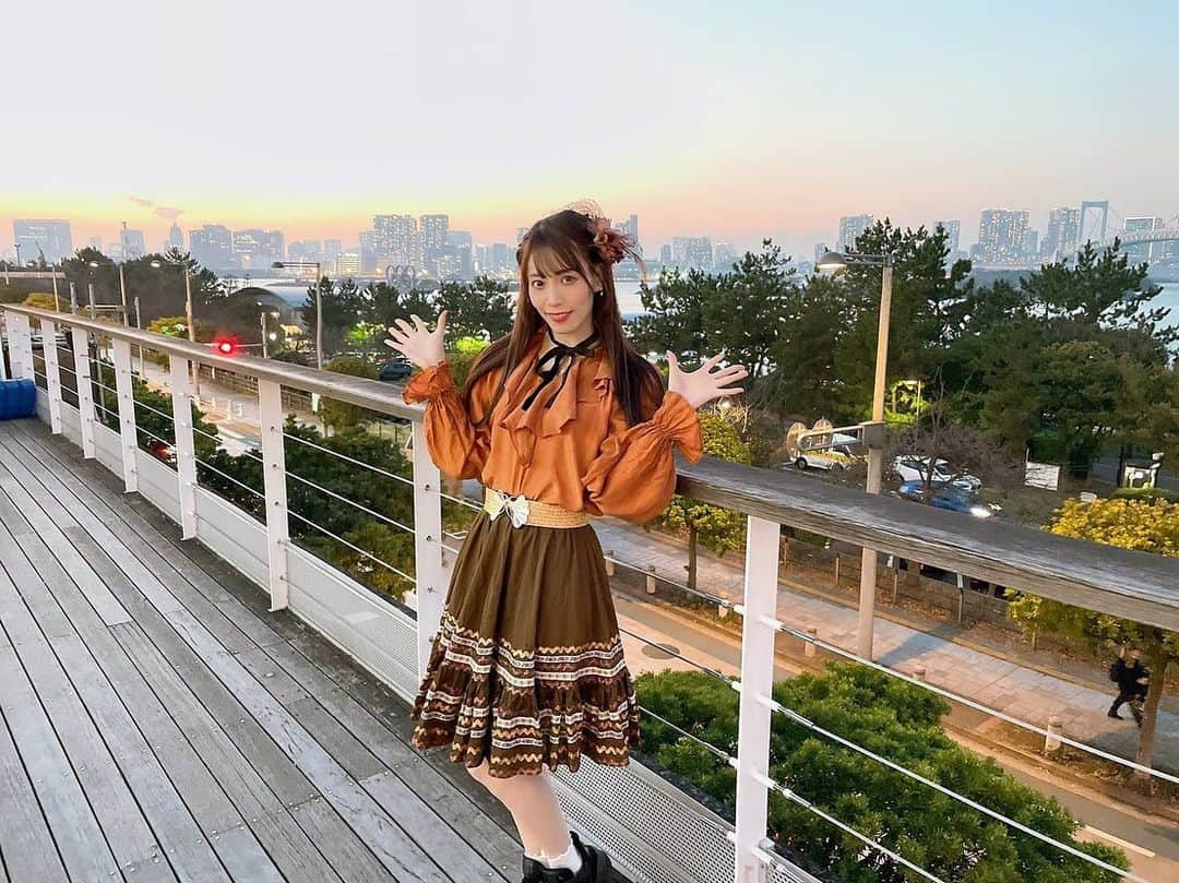 宇佐美幸乃さんのインスタグラム写真 - (宇佐美幸乃Instagram)「最高なお誕生日になりました🎂  #birthday #happybirthday #live #odaiba #odaibatokyo #decks #event #idol #アイドル　#お台場　#古着　#景色　#instagood #instagram #instalike #followｍe #fff #luce #retro」1月16日 22時26分 - usami_yukino