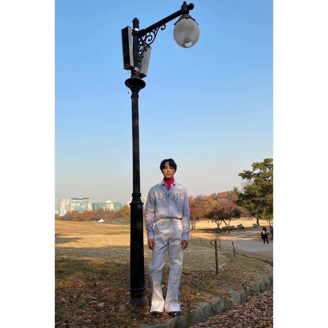 チュ・ハンニョンさんのインスタグラム写真 - (チュ・ハンニョンInstagram)「210116 • [TWITTER: WE_THE_BOYZ] "Just wait and see, I'll be taller than the street lamp"」1月16日 22時27分 - hak_nyeon